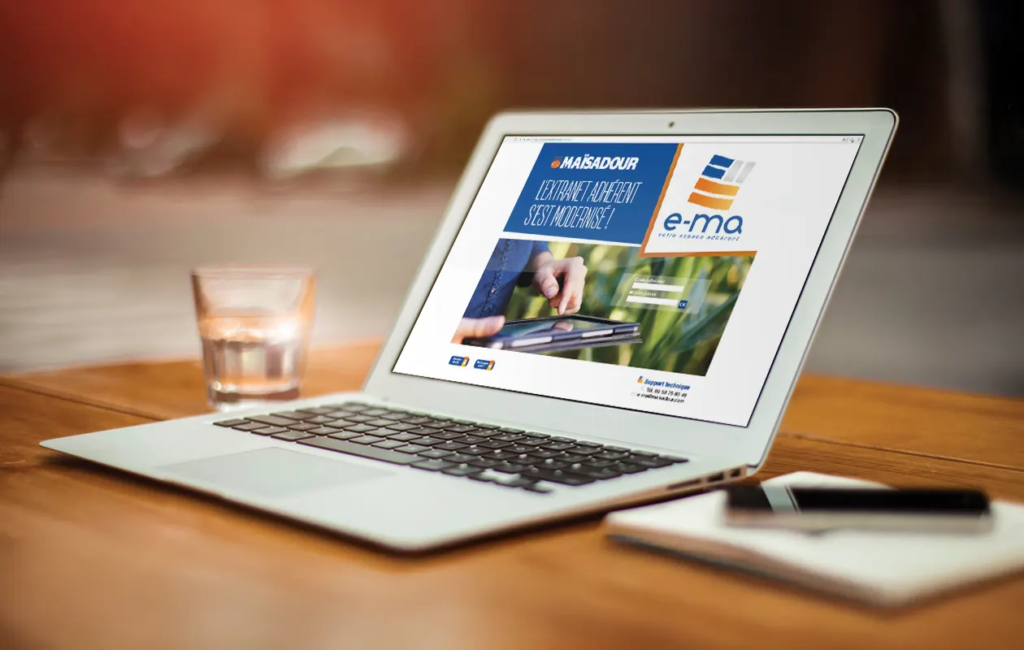 Interface web e-ma Maïsadour affichée sur ordinateur portable en situation de bureau