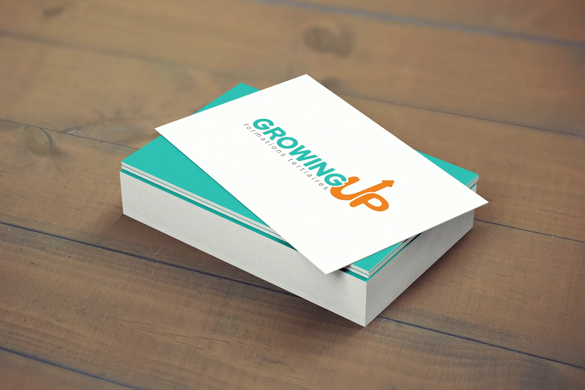 Cartes de visite Growing Up avec logo imprimé sur support papier